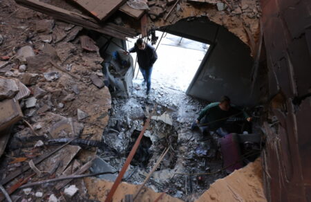 palaistini-apokleismeni-plironei-to-timima-toy-polemoy-ipa-israil-sto-iran-ti-perigrafei-palaistinios-apo-ti-dytiki-ochthi-sto-tvxs-739540