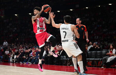eyroligka-vasilias-o-olympiakos-patise-102-88-ti-real-madritis-kai-einai-agkalia-me-tin-protia-747500