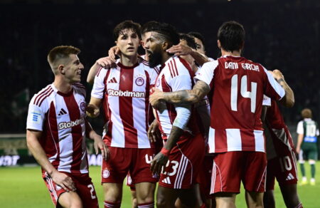 super-league-o-olympiakos-nikise-2-0-ton-panathinaiko-sti-leoforo-kai-synechizei-to-kynigi-tis-aek-752484