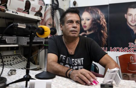 radiofono-poylithike-o-thrylikos-blackman-753432