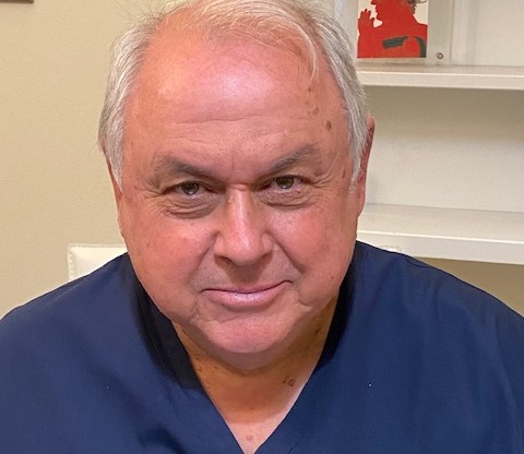 Ιστορίες καλοσύνης – Ρodcast / Με «φακελάκι» ένα... πορτοκάλι / Ένας Έλληνας γιατρός στην Κούβα