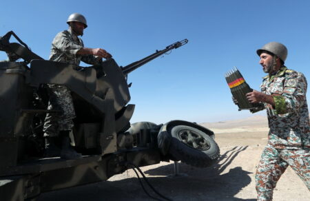 iran-se-exelixi-anthropokynigito-gia-ton-epikirygmeno-amerikano-piloto-klimakosi-choris-orati-diplomatiki-diexodo-745964