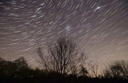 vrochi-diattonton-lyridon-erchetai-i-proti-megali-anoixiatiki-parelasi-peftasterion-752838