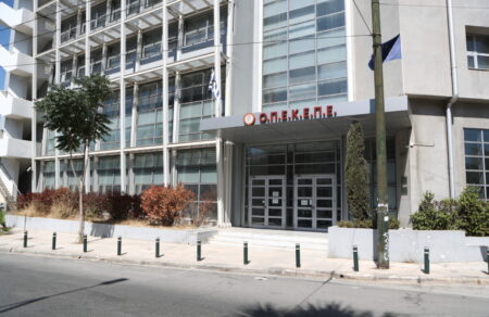 opekepe-to-cherata-chrisimopoieitai-diachronika-eimai-athoos-leei-o-proin-proedros-dimitris-melas-746798