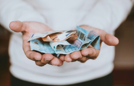 dypa-e-efka-o-chartis-ton-pliromon-eos-tis-17-aprilioy-745906