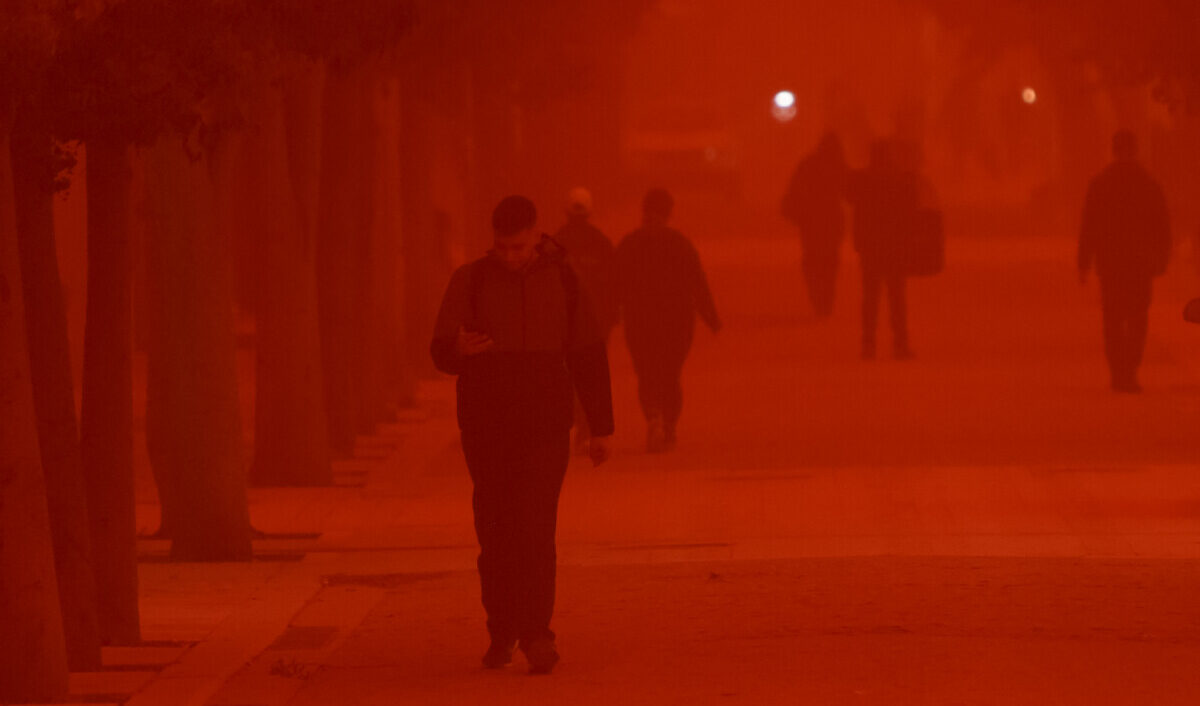 Απόκοσμο σκηνικό στην Κρήτη λόγω της αφρικανικής σκόνης (φωτό αρχείου). (ΣΤΕΦΑΝΟΣ ΡΑΠΑΝΗΣ/EUROKINISSI)