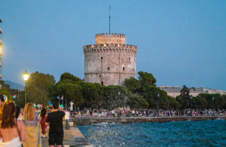 thessaloniki-prostimo-300-eyro-se-moysikoys-toy-dromoy-tha-synechisoyme-na-tragoydame-giati-ayto-xeroyme-na-kanoyme-kalytera-753191