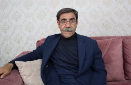 toyrkia-fylakismenos-egrapse-11-vivlia-sta-koyrdika-eno-mpike-sti-fylaki-analfavitos-749684