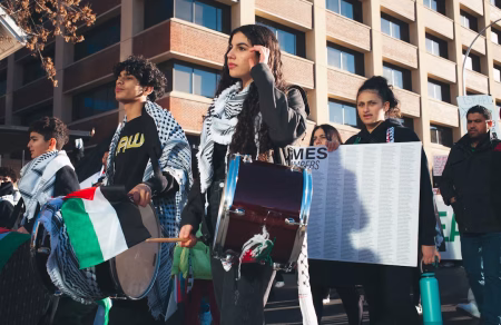 al-jazeera-vretanika-panepistimia-plironan-idiotiki-etairia-gia-na-kataskopeyei-foitites-poy-tachthikan-yper-tis-palaistinis-752798