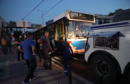 peiraias-se-krisimi-katastasi-17chronos-poy-parasyrthike-apo-astiko-leoforeio-746066