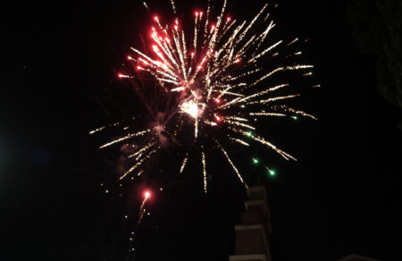 rodos-traymatistike-efivos-apo-pyrotechnimata-748687