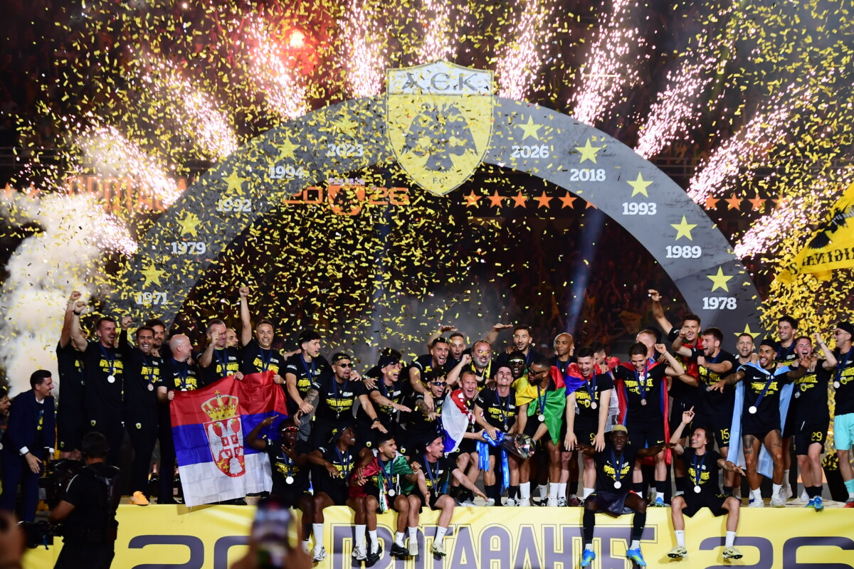 SUPERLEAGUE 2025-2026 / PLAY OFF / ΑΕΚ - ΟΣΦΠ / ΦΙΕΣΤΑ-ΑΠΟΝΟΜΗ ΠΡΩΤΑΘΛΗΜΑΤΟΣ ΣΤΗΝ ΟΜΑΔΑ ΤΗΣ ΑΕΚ (ΓΙΩΡΓΟΣ ΜΑΤΘΑΙΟΣ / EUROKINISSI)