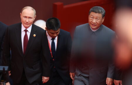 kina-meta-ton-tramp-i-seira-toy-poytin-i-synantisi-me-si-tzinpingk-oi-geroi-desmoi-kai-i-mesi-anatoli-765842