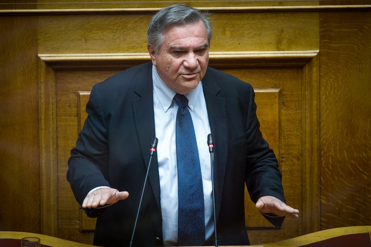 Αποχώρησε από το Πα.Σο.Κ. το ιστορικό του στέλεχος Χάρης Καστανίδης, αφήνοντας αιχμές κατά του Νίκου Ανδρουλάκη