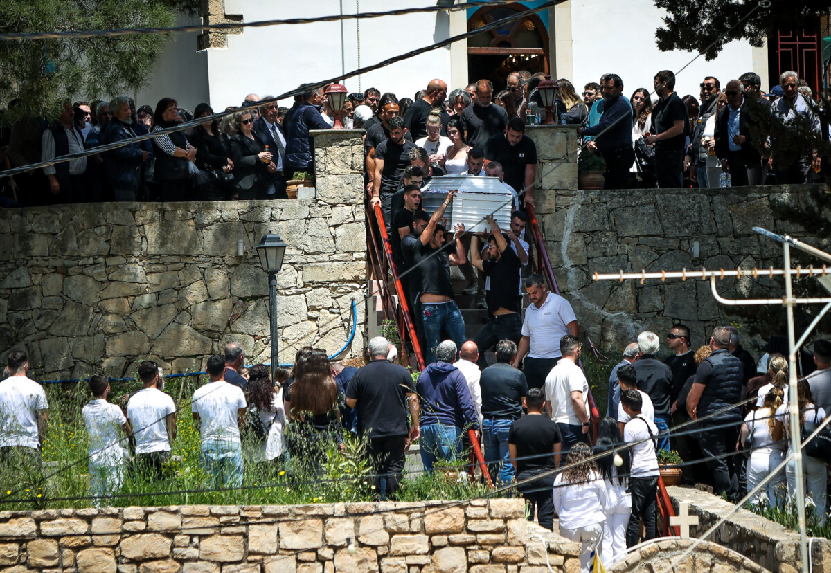 Κηδεία του 21χρονου Νικήτα στον Ι.Ν Αγίας Κυριακής στον Χώνο Μυλοποτάμου
