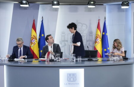 oikonomia-echei-i-ispania-ti-magiki-syntagi-apenanti-stin-akriveia-kai-stis-politikes-toy-tramp-762650