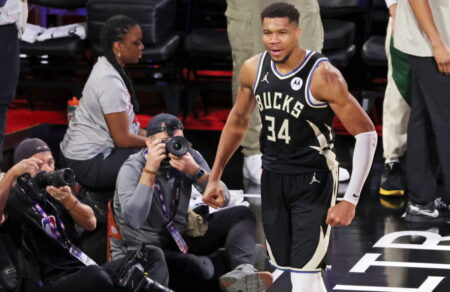 vomva-sto-nba-o-giannis-antetokoynmpo-stoys-maiami-chit-780274