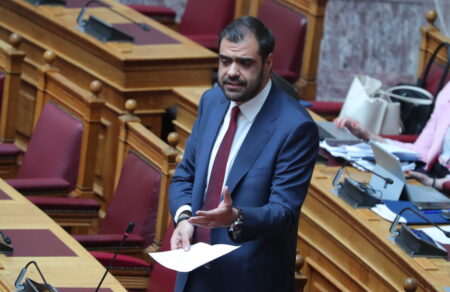 kykloma-poleodomion-kai-paraitiseis-i-mpala-stin-exedra-apo-marinaki-mi-viazeste-afiste-ton-rolo-toy-eisaggelea-775110