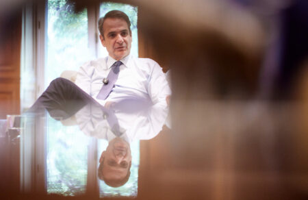 mitsotakis-giati-kiryssei-to-telos-tismnimoniakis-periodoy-771894