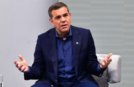 tsipras-gia-mitsotaki-to-diploma-to-pairnoyn-otan-paraviazeis-kanones-ochi-otan-chaneis-ekloges-775561