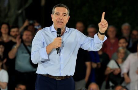 tsipras-apo-ti-nikaia-mesa-se-mia-imera-giname-axiomatiki-antipoliteysi-epomenos-stochos-i-kyvernisi-777010