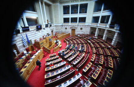 ta-ton-diadromon-to-maximoy-zygizei-kalpes-kai-galopoyles-giati-egine-ano-kato-i-el-a-s-i-karystianoy-chanei-stelechi-781112