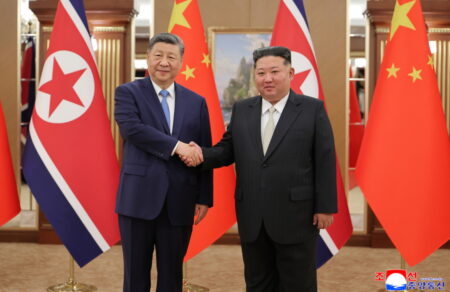 si-tzinpingk-kim-giongk-oyn-ti-symfonisan-oi-igetes-kinas-kai-voreias-koreas-774170