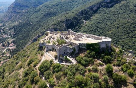 mystras-to-palati-ton-despoton-anoigei-xana-meta-apo-42-chronia-vinteo-772666