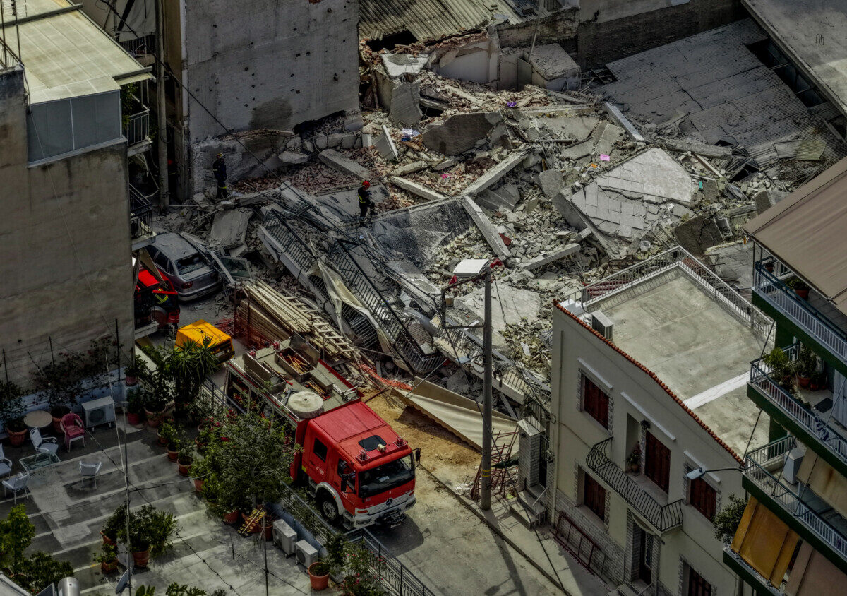 Κατάρρευση κτηρίου στα Πετράλωνα επί της οδού Αλκμήνης. Eurokinissi