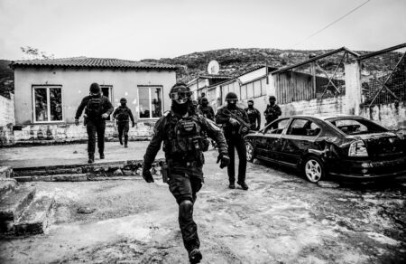 al-jazeera-i-ekstrateia-kata-ton-roma-stin-ellada-kai-i-architektoniki-tis-syllogikis-timorias-778885