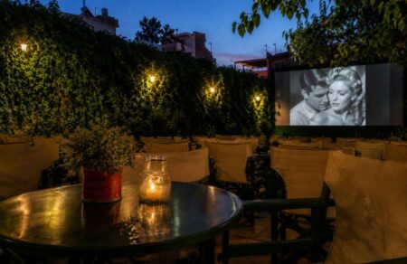 therina-sinema-nychtes-me-feggari-795684