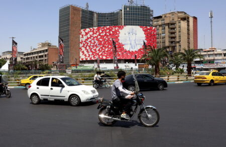 mesi-anatoli-nees-epitheseis-ton-ipa-kata-toy-iran-kai-pligmata-tis-techeranis-kata-vaseon-789861