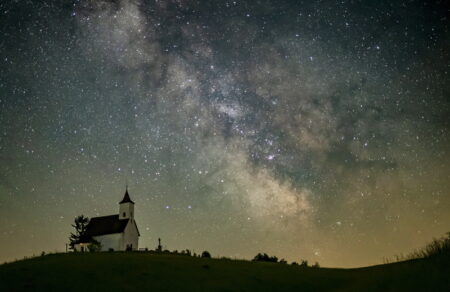 glykia-anakalypsi-ston-galaxia-entopisan-zachari-poy-yparchei-sta-smeoyra-konta-sto-kentro-toy-milky-way-789676