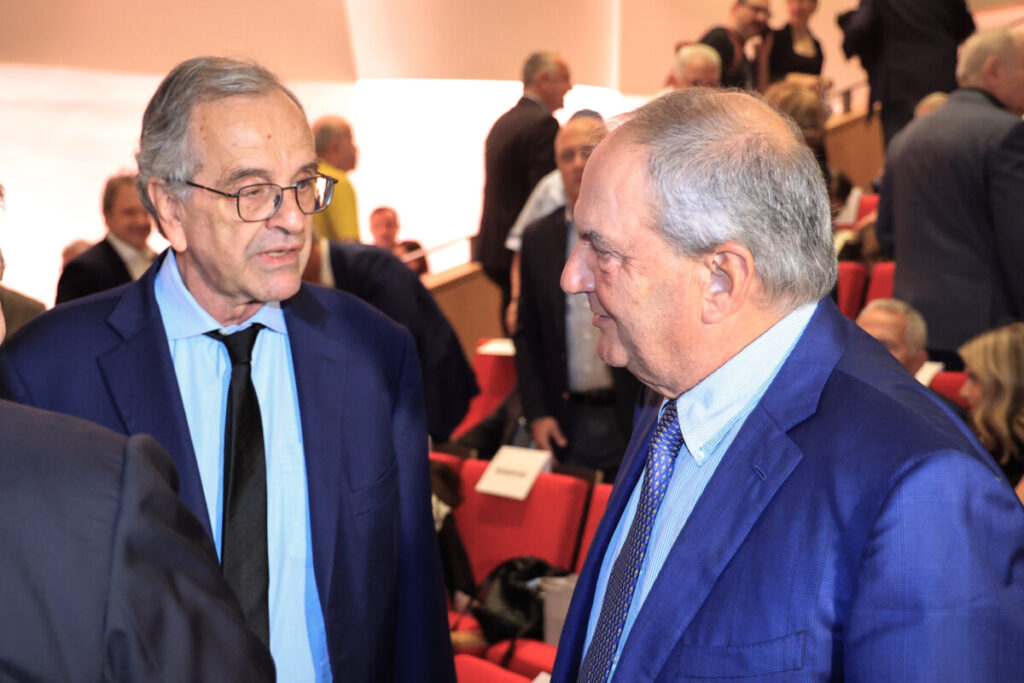 Σαμαράς / Έτοιμος να πατήσει το κουμπί, τι θα κάνει ο Καραμανλής;