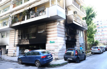 thessaloniki-sfodres-politikes-antidraseis-gia-ti-stochopoiisi-tis-aristeras-apo-kyvernitika-stelechi-784458