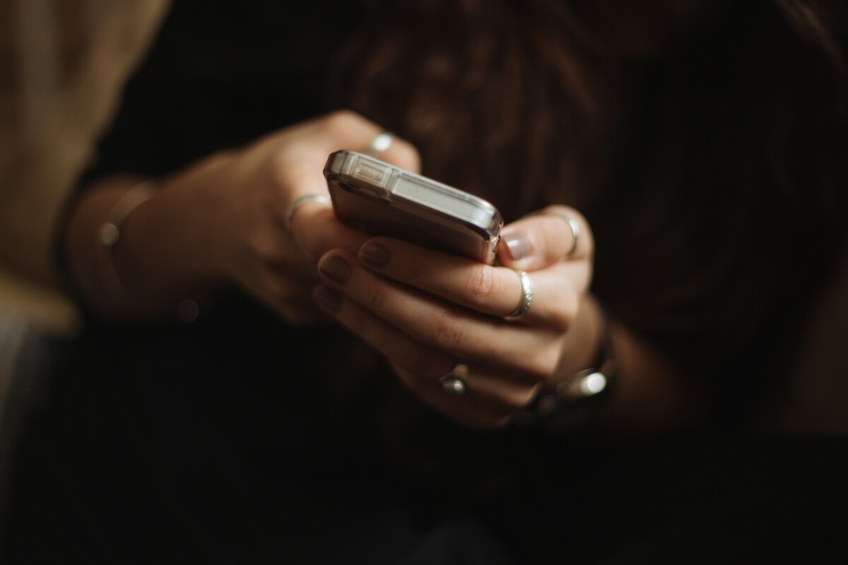ΕΛΑΣ / Δικογραφία σε βάρος τεσσάρων influencers – Διαφήμιζαν παράνομα τυχερά παιχνίδια