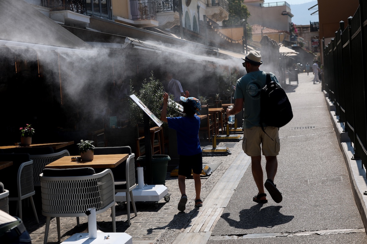 Ζέστη και υψηλές θερμοκρασίες στο κέντρο της Αθήνας.  Δευτέρα 20 Ιουλίου 2026   (ΓΙΑΝΝΗΣ ΠΑΜΑΓΟΠΟΥΛΟΣ/ EUROKINISSI)