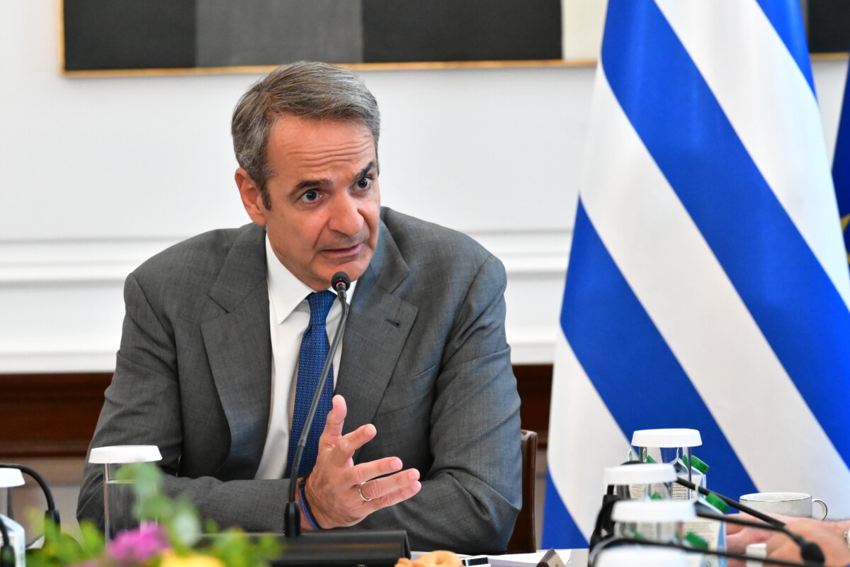 Μητσοτάκης / «Στεκόμαστε στο πλευρό των οικογενειών των πυροσβεστών» – Τι είπε για την ιδιωτικοποίηση του νερού