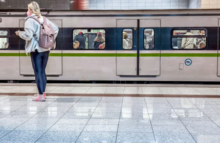 mesa-mazikis-metaforas-pos-kinoyntai-ton-aygoysto-metro-isap-tram-kai-leoforeia-801749
