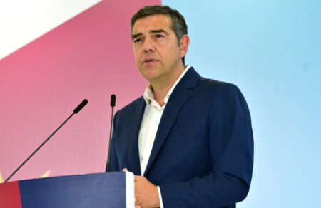 tsipras-kathe-evdomada-anti-scholioy-tha-proteinei-mia-tainia-poia-einai-i-proti-806725