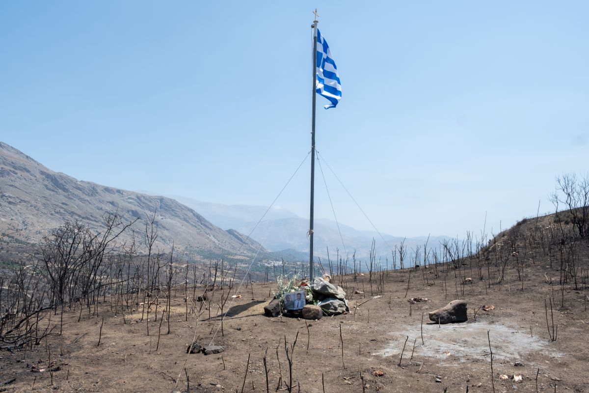 Φωτιές / Στάχτη έως και 100.000 στρέμματα δάσους