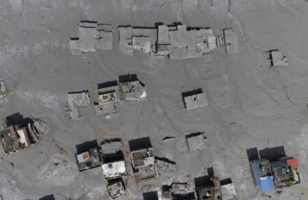 nepal-thivet-synechizetai-o-tragikos-apologismos-vinteo-drone-deichnei-to-megethos-tis-katastrofis-808064