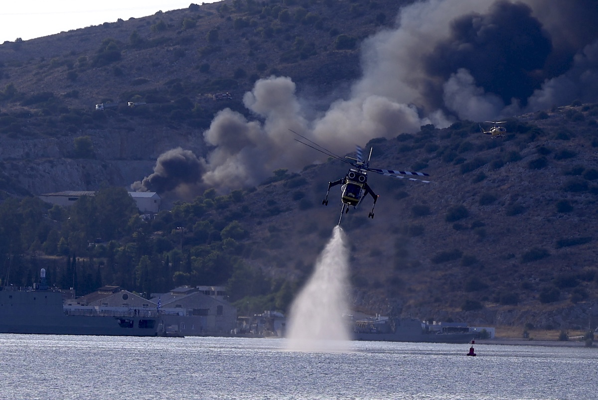ΠΥΡΚΑΓΙΑ ΣΤΟ ΕΛΛΗΝΙΚΟ ΣΑΛΑΜΙΝΑΣ (ΓΙΩΡΓΟΣ ΚΟΝΤΑΡΙΝΗΣ/ EUROKINISSI)