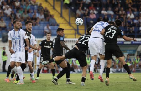 super-league-i-kalamata-antexe-kai-pire-polytimo-vathmo-1-1-me-ton-atromito-sto-peristeri-811518