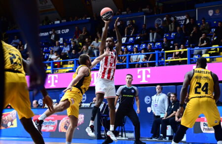 super-cup-o-olympiakos-nikise-93-80-tin-aek-kai-prokrithike-ston-teliko-819432