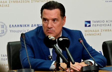 adonis-georgiadis-stin-ethniki-archi-diafaneias-oi-etaireies-toy-patoyli-i-apantisi-toy-proedroy-toy-iatrikoy-syllogoy-athinon-820732