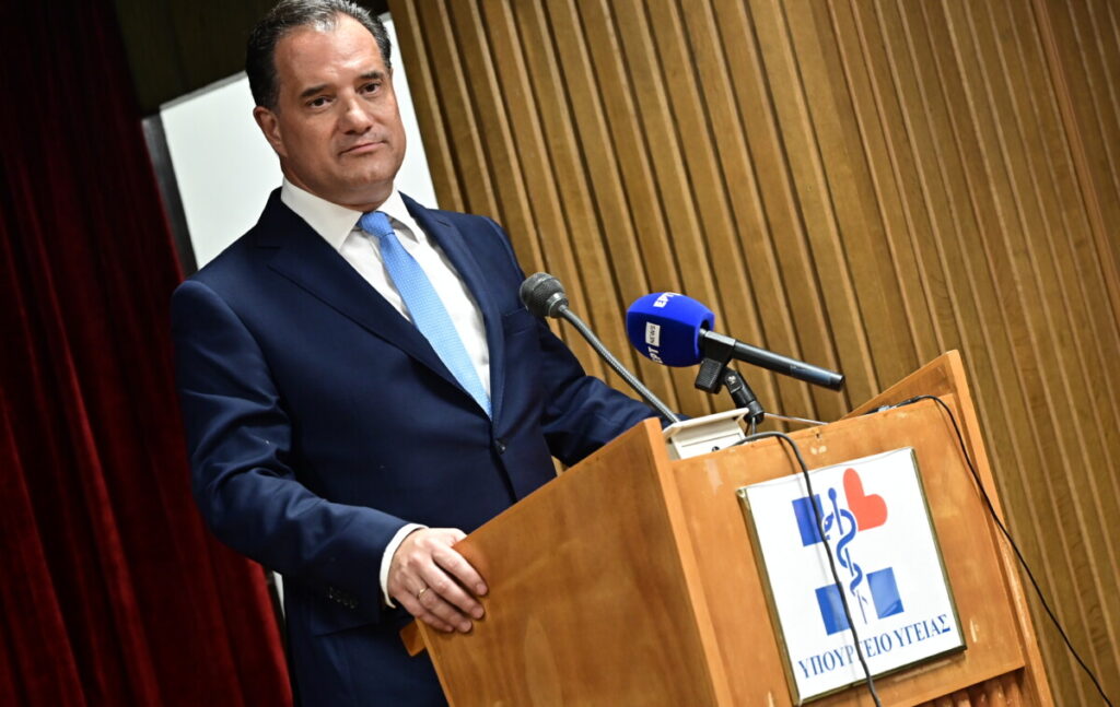 Άδωνις Γεωργιάδης / Ψαρεύει στα… δεξιά του ΠΑΣΟΚ και κάνει «δώρο» στον Τσίπρα