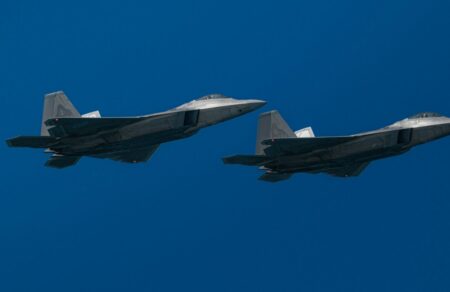 ipa-enekrinan-tin-polisi-48-machitikon-aeroskafon-f-35-sti-saoydiki-aravia-816029