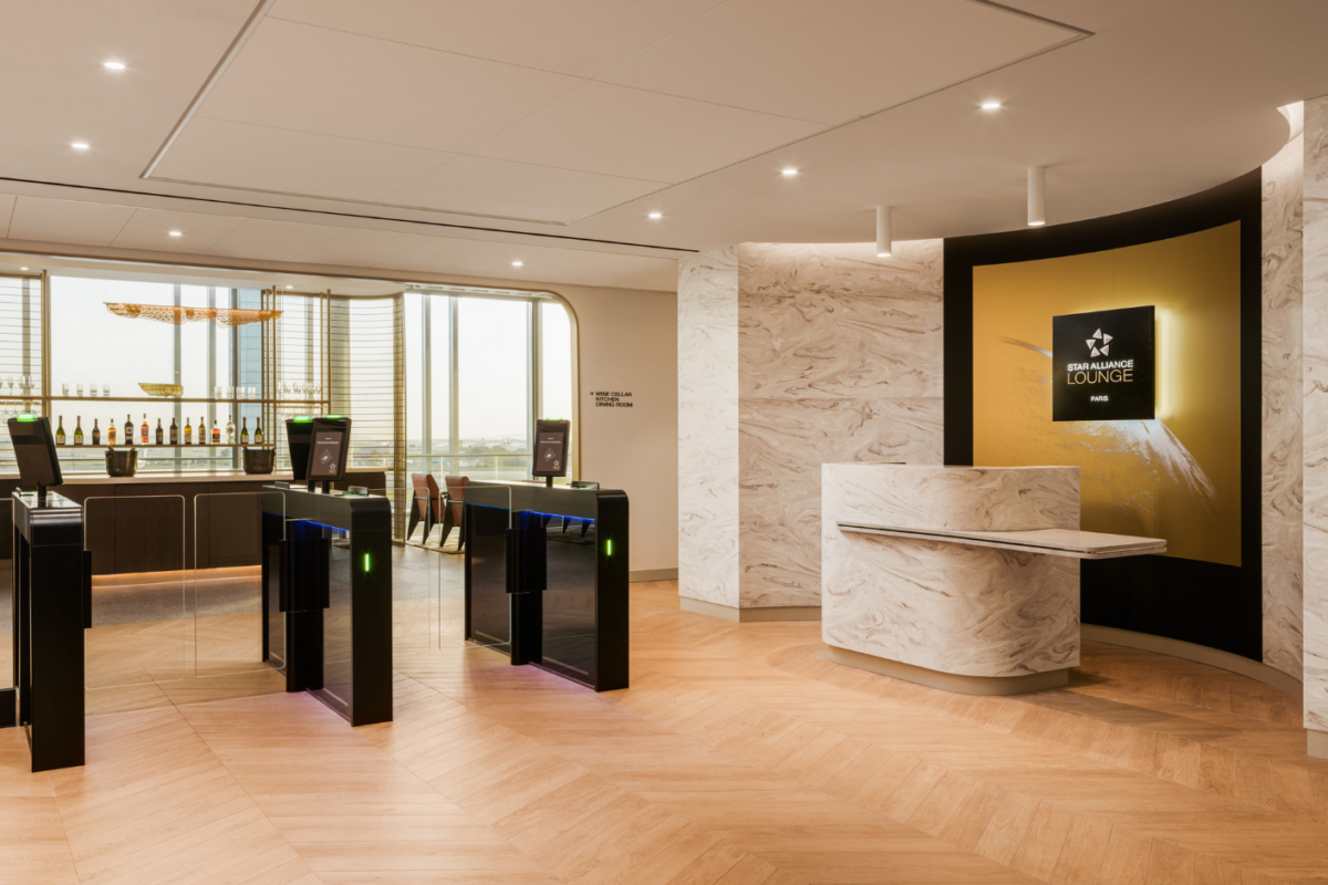 Lounge της Star Alliance στο αεροδρόμιο Charles de Gaulle / Διατηρεί τον τίτλο του κορυφαίου Lounge Αεροπορικής Συμμαχίας στον κόσμο