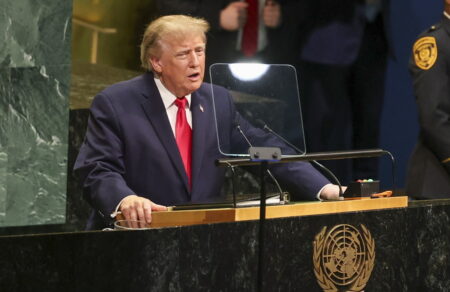 tramp-ston-oie-symfonia-me-to-iran-meta-tis-ekloges-i-tha-to-afaniso-ta-evale-me-kommoynismo-kai-koyva-817529